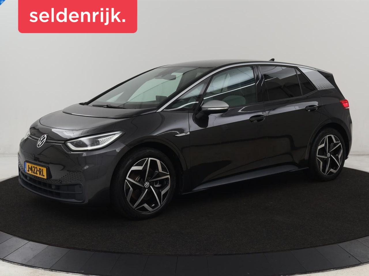 Volkswagen ID.3 - First Plus 58 kWh | Stoelverwarming | Adaptive cruise | Matrix LED | Camera | Carplay | Sf - AutoWereld.nl