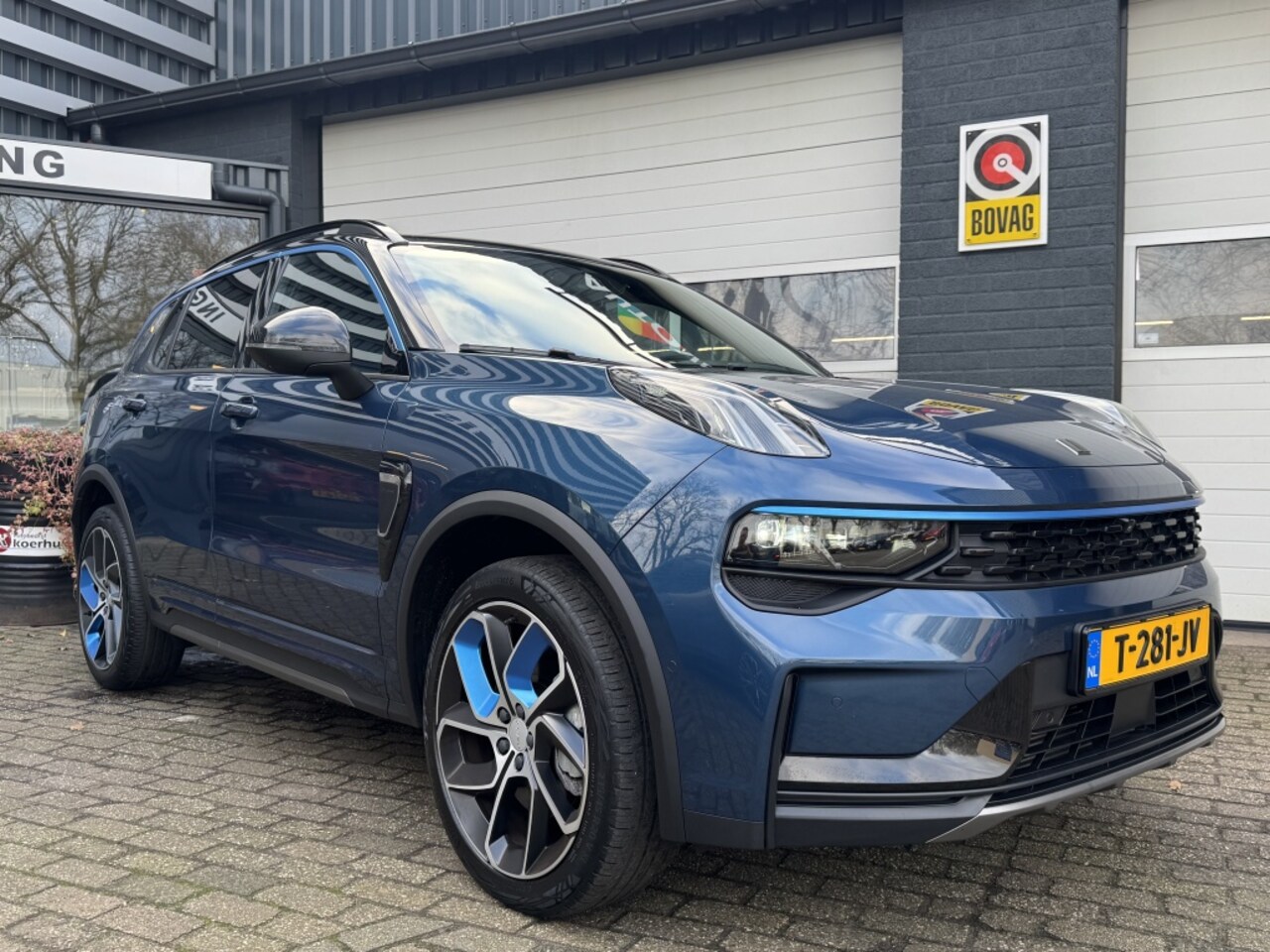 LYNK&CO LYNK & CO 01