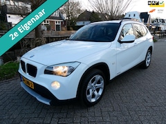 BMW X1 - SDrive18i Exe 150pk 2e eig. Clima Navi Trekhaak 1700kg. PDC