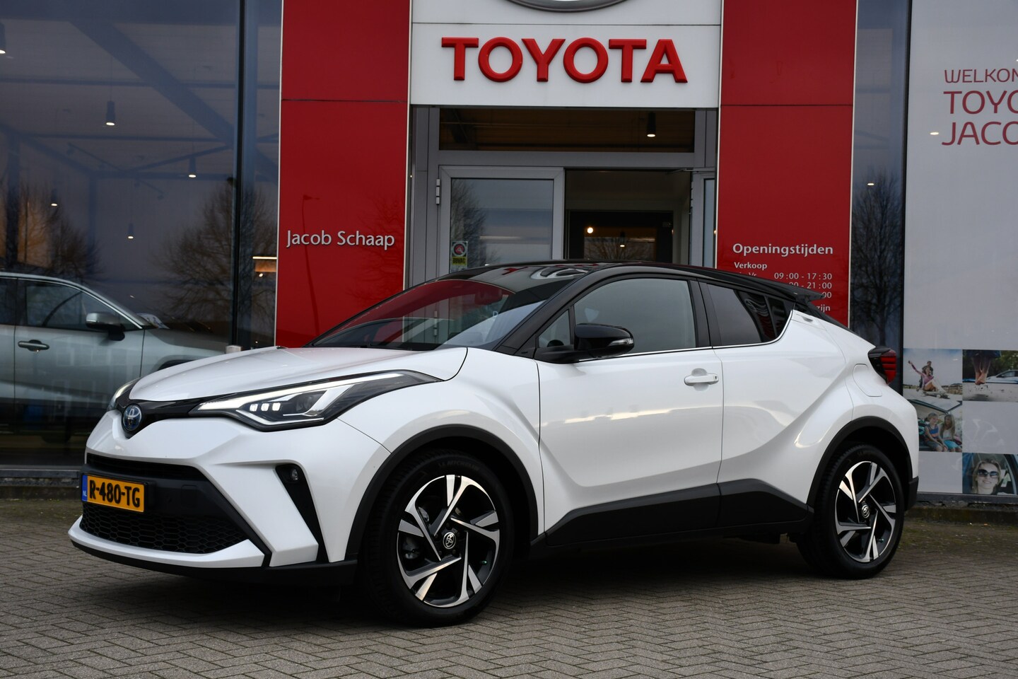 Toyota C-HR - 1.8 Hybrid Style Automaat 122pk | LED-koplampen | Dodehoekdetectie | PDC vóór- & achter | - AutoWereld.nl