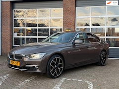 BMW 3-serie - 320i Luxury, automaat, Leder + mem, Camera, Schuifdak, Cruise, Xenon, PDC