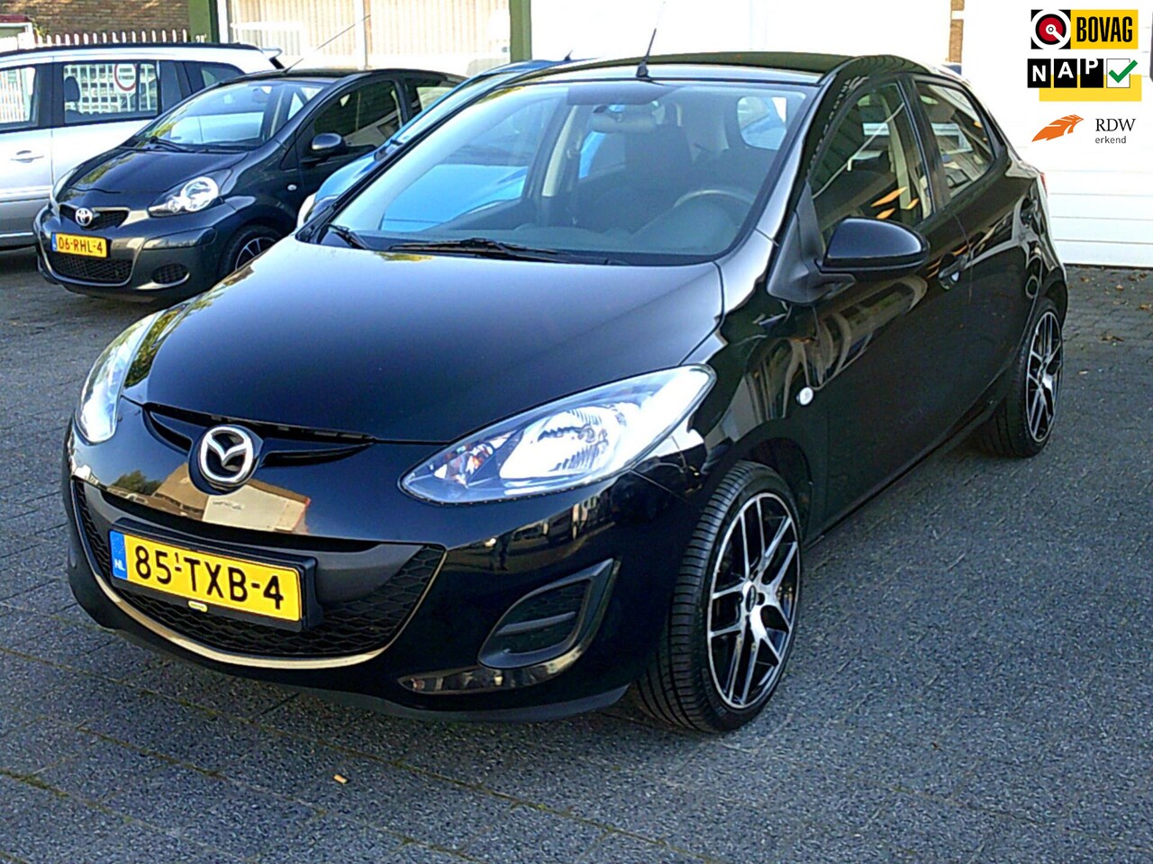 MAZDA 2