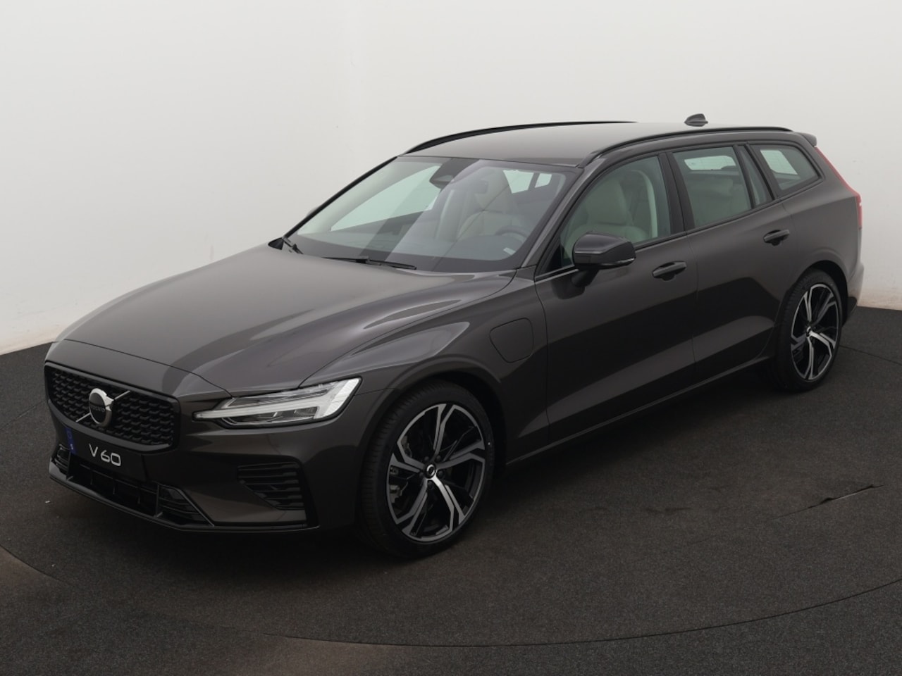 Volvo V60 - 2.0 T6 AWD Plus Dark - AutoWereld.nl