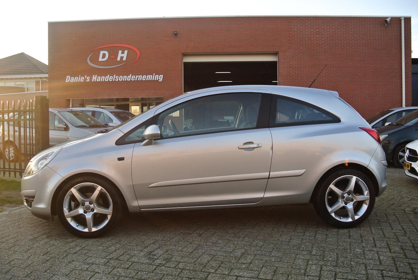 Opel Corsa - 1.2-16V Cosmo airco inruil mogelijk - AutoWereld.nl