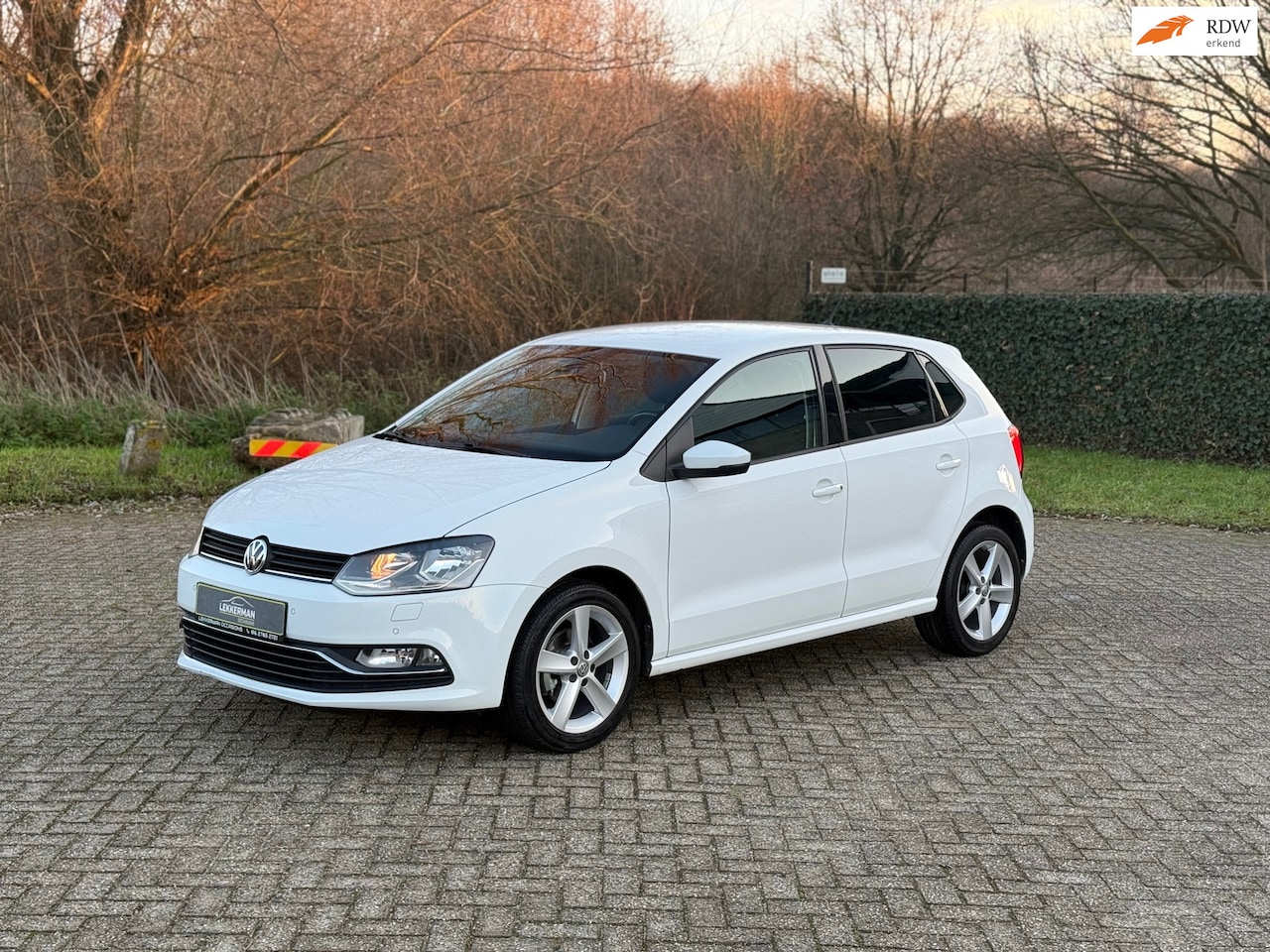Volkswagen Polo - 1.0 High Line PDC I CRUISE I CLIMA I ZEER MOOI! I NIEUWE APK - AutoWereld.nl