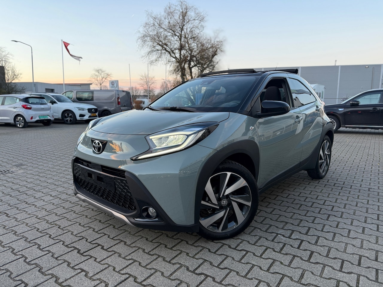 Toyota Aygo X - 1.0 VVT-i S-CVT Envy Air Cabrio AUOTMAAT (BOVAG/RIJKLAARPRIJS) - AutoWereld.nl