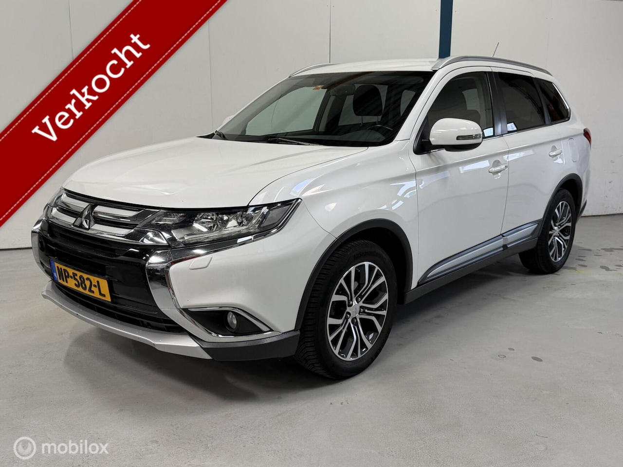 Mitsubishi Outlander - 2.0 Executive Edition 7-PERSOONS / AUTOMAAT - AutoWereld.nl