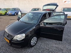 Volkswagen Polo - 1.4-16V Optive 5 deurs zeer netjes
