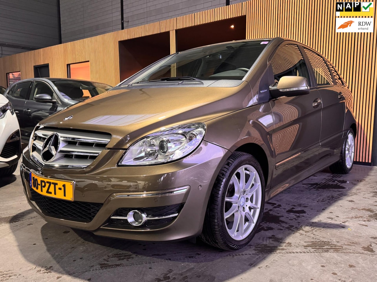 Mercedes-Benz B-klasse - 180 BlueEFFICIENCY Business|Airco|Cruise|NAP|Trekhaak - AutoWereld.nl