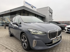 BMW 2-serie Active Tourer - 218i Luxury Line Pano-Dak | Trekhaak | Stuur & Stoelverw. | Massage