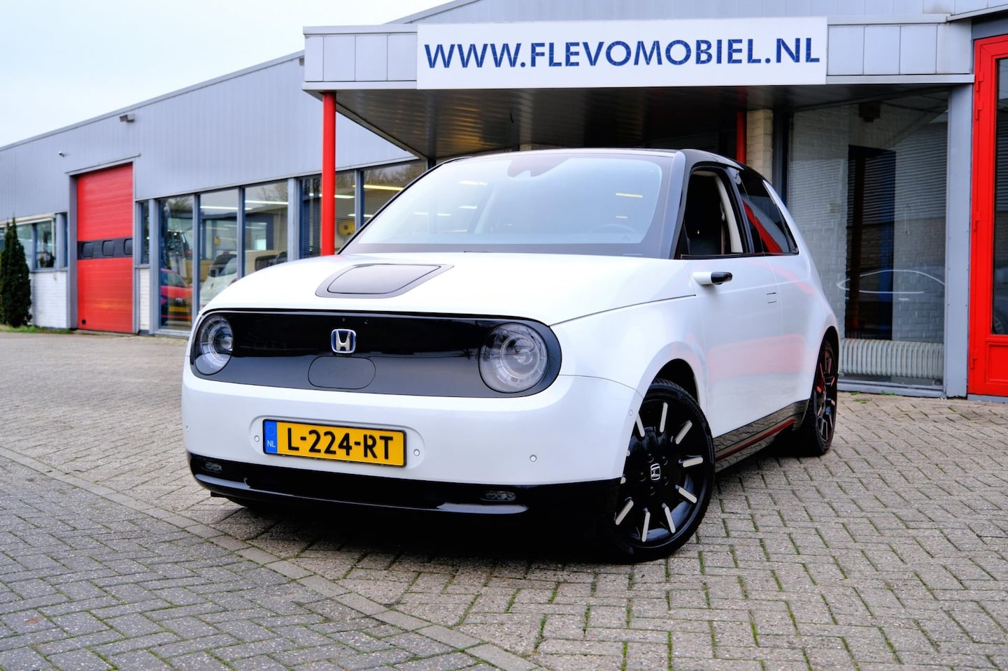 Honda e - Advance 17" Aut. Apple Carplay Pano|Navi|Cam|Virtual Disp - AutoWereld.nl