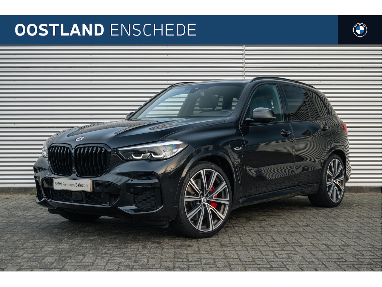 BMW X5 - xDrive45e High Executive M Sport / Panoramadak / Adaptief onderstel / Soft-Close / Parking - AutoWereld.nl