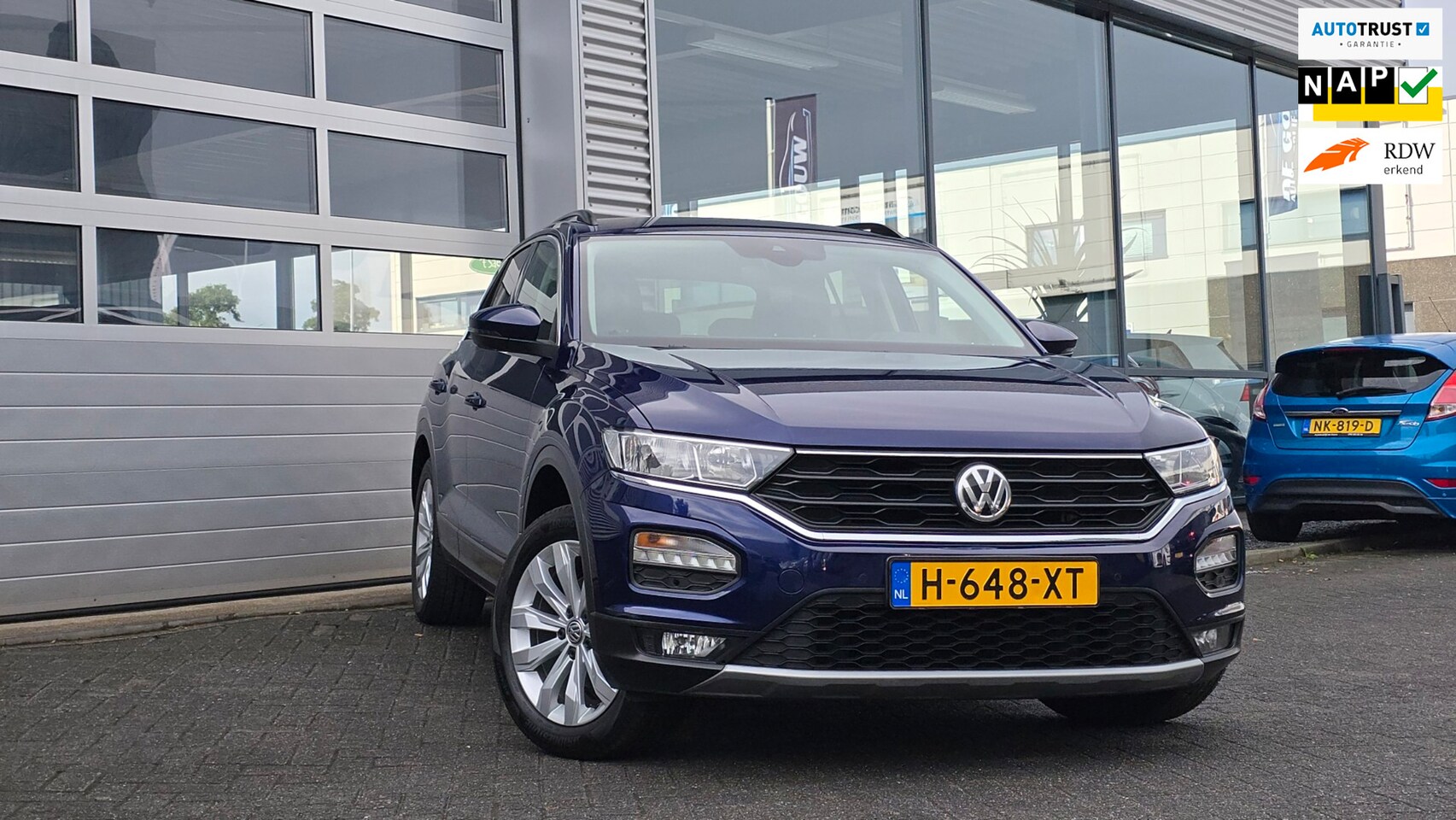 Volkswagen T-Roc - 1.5 TSI Sport Automaat*Nav*Pdc*Cruise*Trekhaak*Enz - AutoWereld.nl