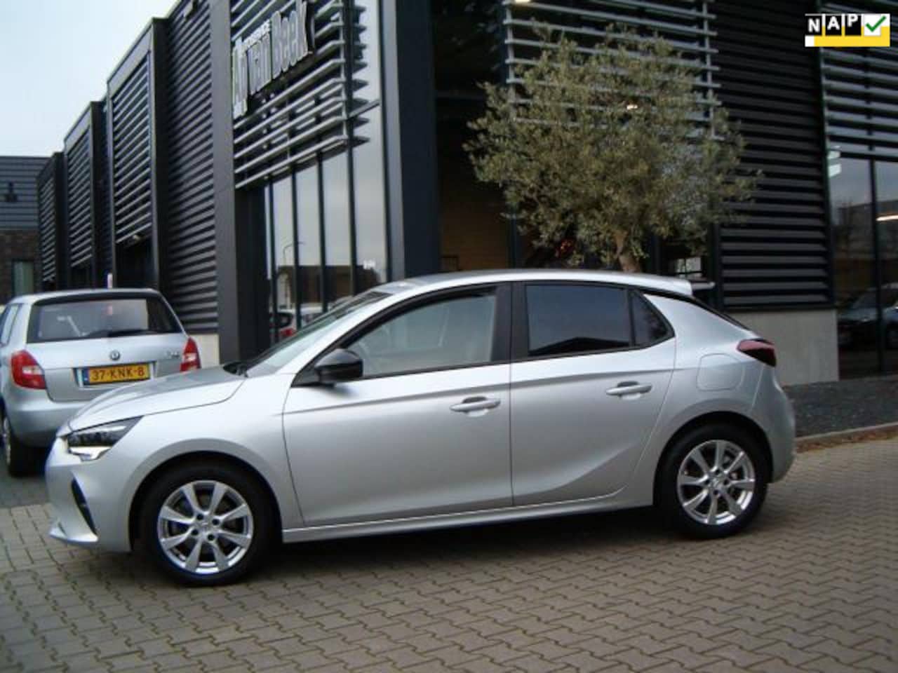 Opel Corsa - 1.2 Edition + Automaat - Camera - AutoWereld.nl