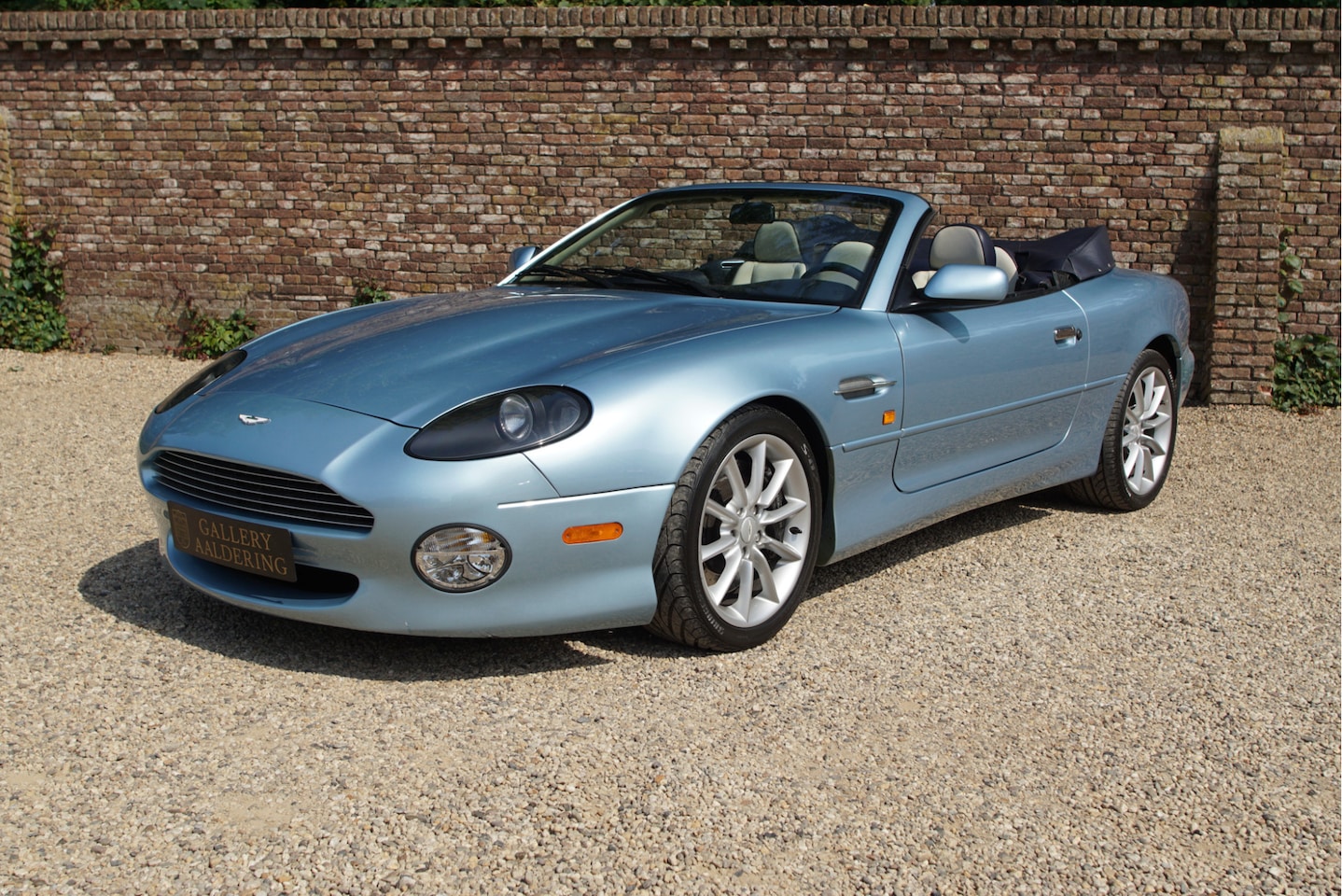 Aston Martin DB7 Volante - Vantage Low mileage and cherished example, Offered with original handbook and service book - AutoWereld.nl