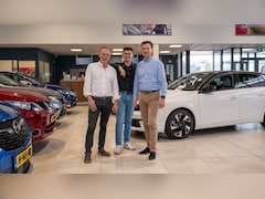 BMW X3 - sDrive20i M Sport Launch Edition High Executive Pano Led Camera HUD