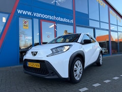 Toyota Aygo X - 1.0 VVT-I Play Navi Carplay Camera Led 5-Deurs Airco