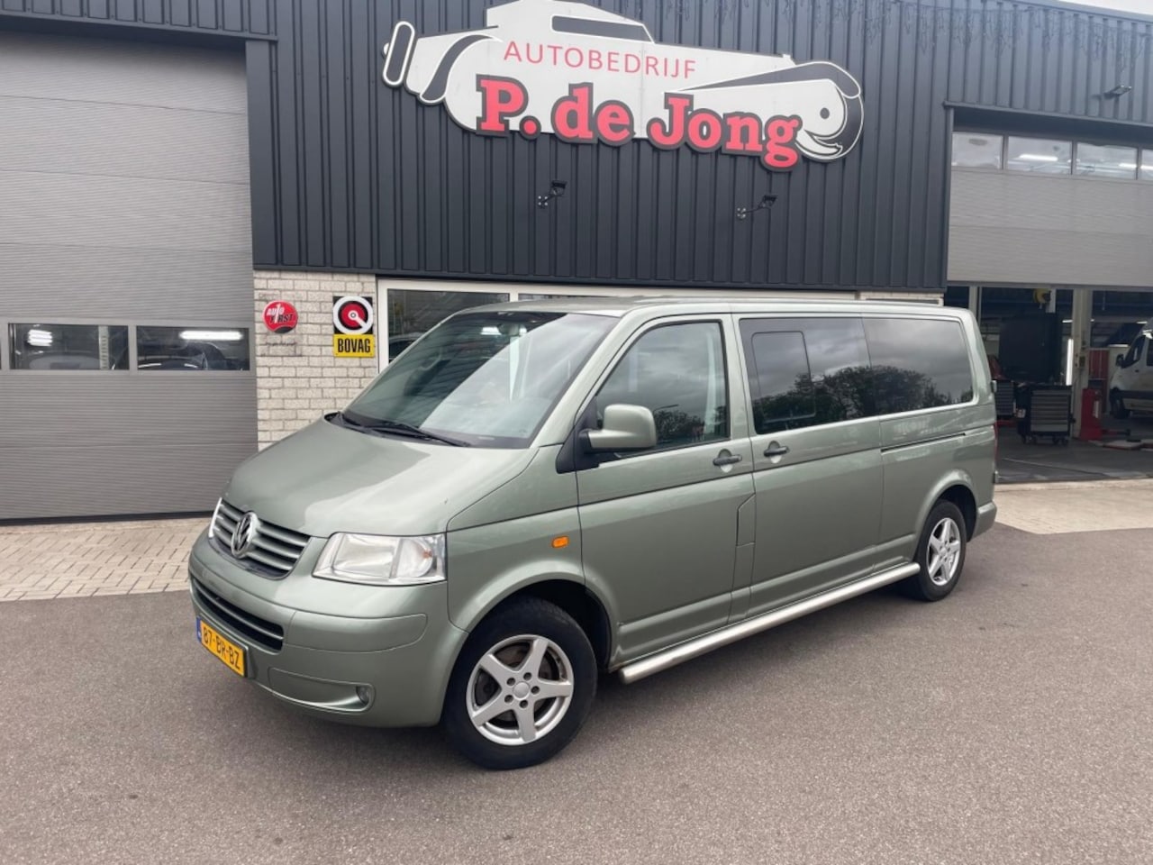 Volkswagen Transporter - 2.5 TDI 340 HIGH.DC verlengde uitvoering Airco - Cruise - Trekhaak - 2 Schuifdeuren! - AutoWereld.nl