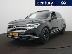 Volkswagen Touareg - 3.0 TSi eHybrid 4MOTION | Luchtvering | 360 Camera | Massage | Panodak