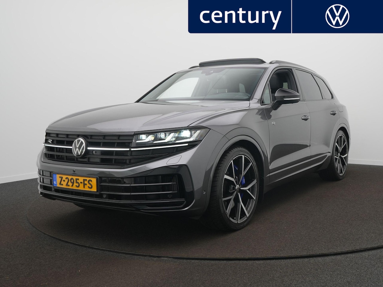 Volkswagen Touareg - 3.0 TSi eHybrid 4MOTION R 462PK | Luchtvering | Panodak | 360 Camera | Nachtzicht - AutoWereld.nl