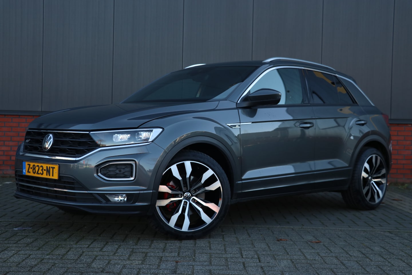 Volkswagen T-Roc - 2.0 TSI 4Motion Sport panormadak | ACC | - AutoWereld.nl