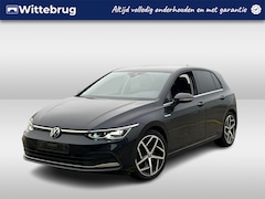 Volkswagen Golf - 1.5 eTSI 150pk Style DSG Automaat / Navigatie PRO / LM 18 inch / Park Assist / Camera / Ke