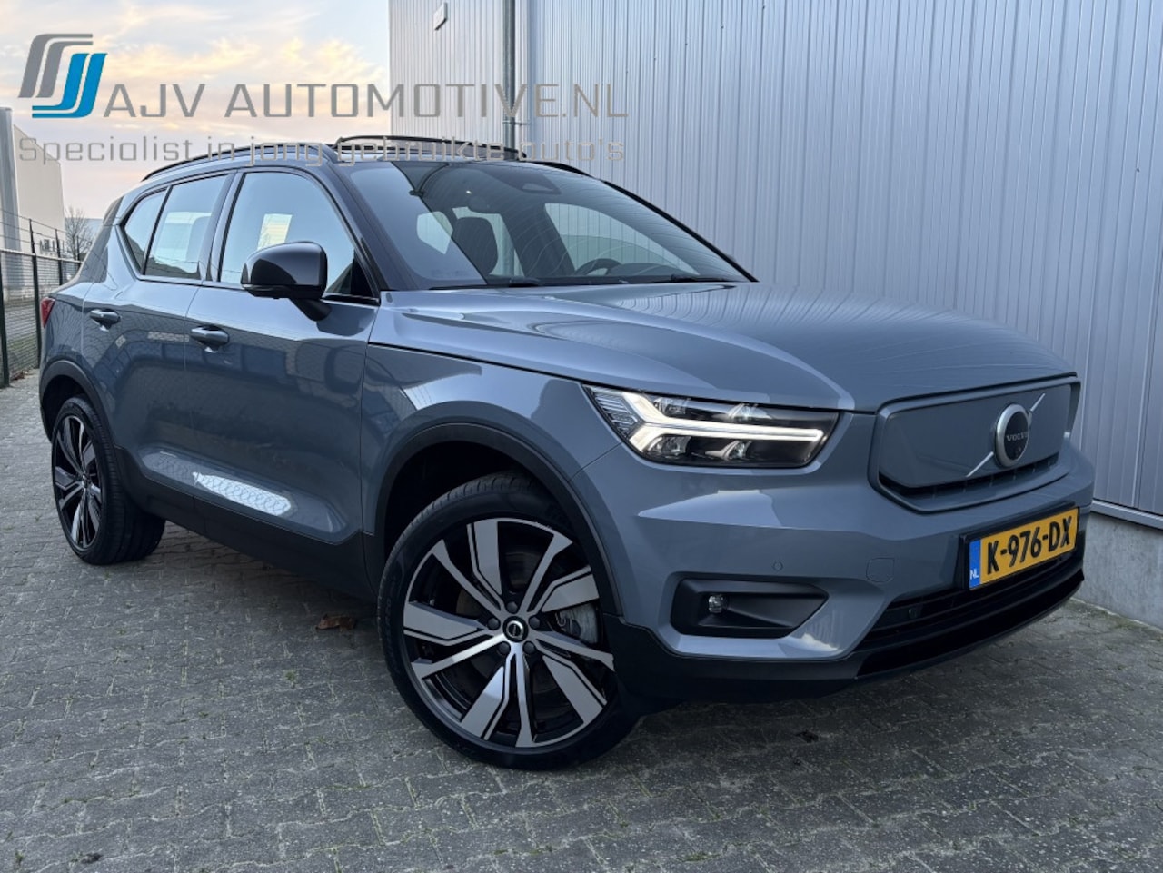 Volvo XC40 - Recharge P8 AWD R-DESIGN TREKHAAK PANODAK - AutoWereld.nl