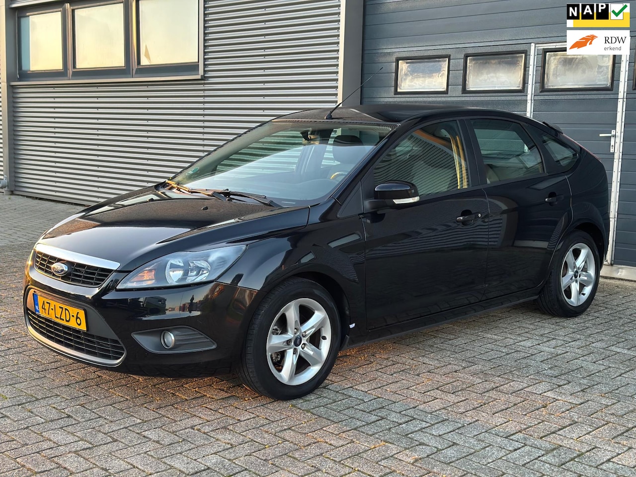 Ford Focus - 1.6 Comfort AIRCO - NWE APK - RIJDT PRIMA!! - AutoWereld.nl