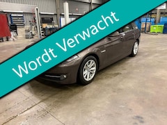 BMW 5-serie Touring - 523i High Exe Aut. 6-Cilinder Leder Navi Xenon