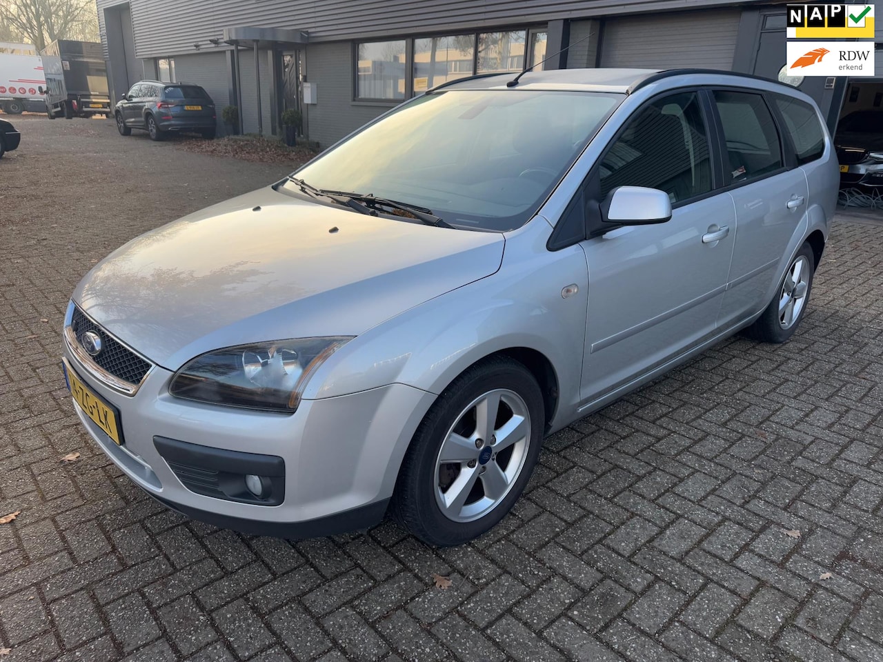 Ford Focus Wagon - 1.8-16V Ambiente FlexiFuel 1.8-16V Ambiente Flexifuel - AutoWereld.nl