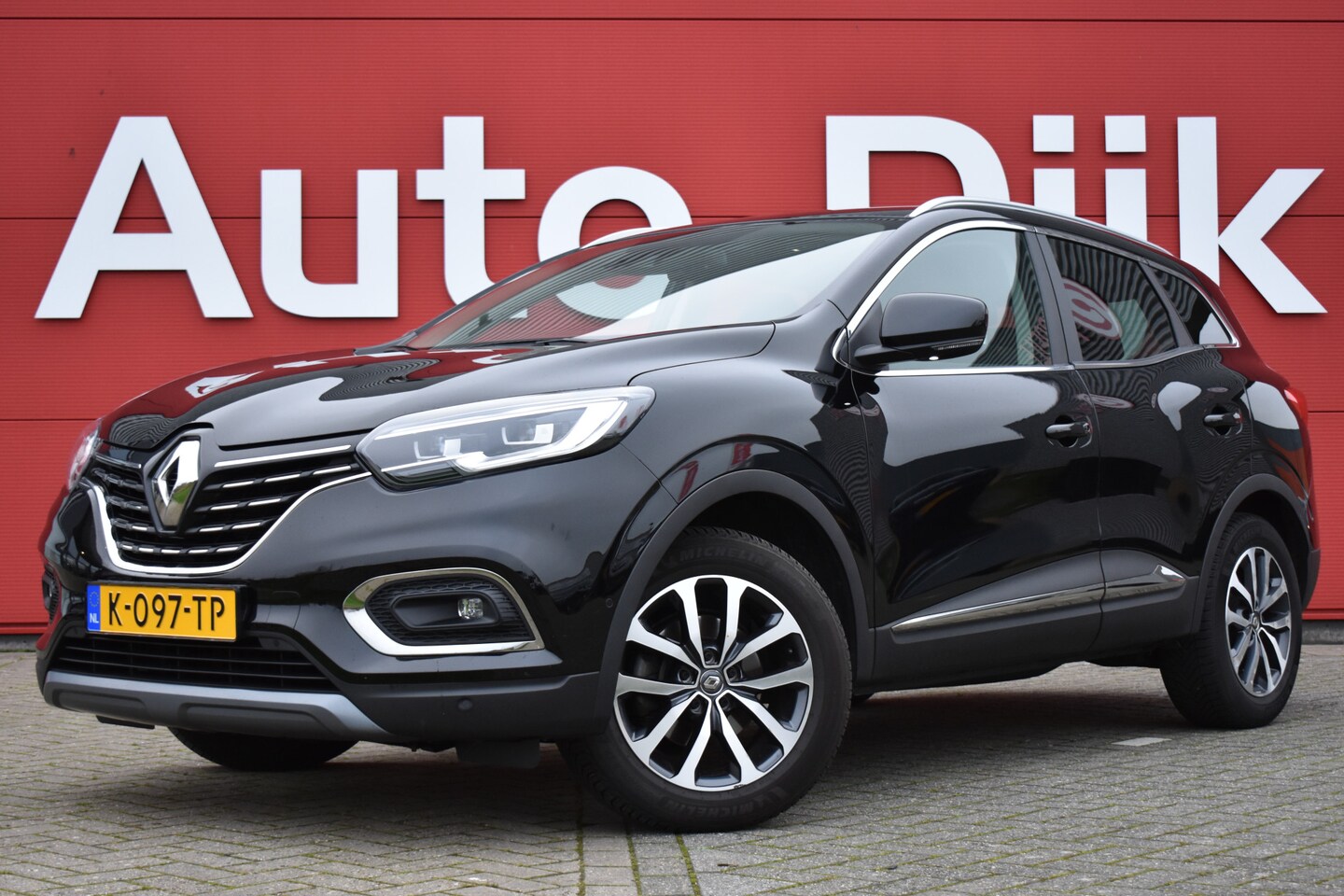 Renault Kadjar - 1.3 TCe Intens LED | Carplay | Camera | Trekhaak | Keyless | DAB | Navi | Clima | Cruise | - AutoWereld.nl