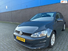Volkswagen Golf - 1.2 TSI Trendline | Multmedia | 15” LM Velgen | Parkeersensoren V/A | Start/Stop-Systeem |
