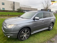 Mitsubishi Outlander - 2013 * 2.0 PHEV Intense + * AUTOMAAT * APK