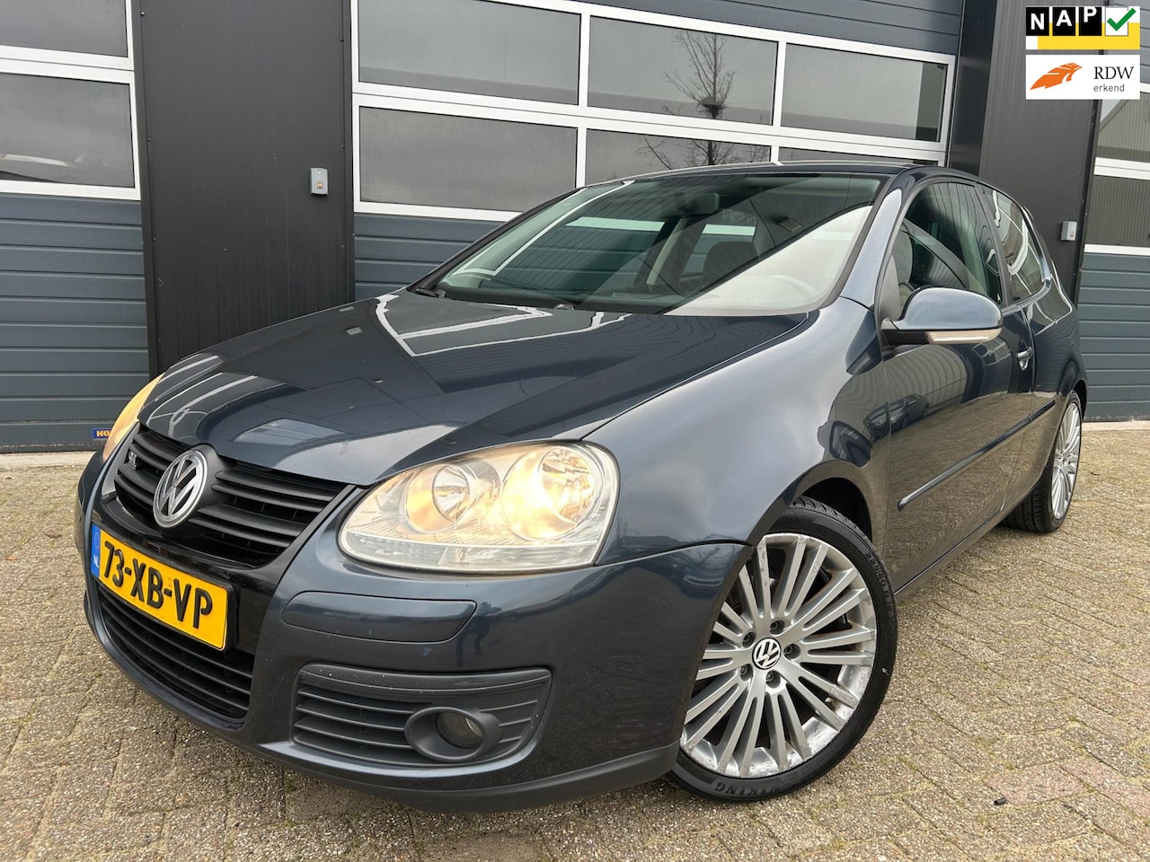 Volkswagen Golf - 1.6 FSI Optive 3|Airco|Cruise Control| - AutoWereld.nl