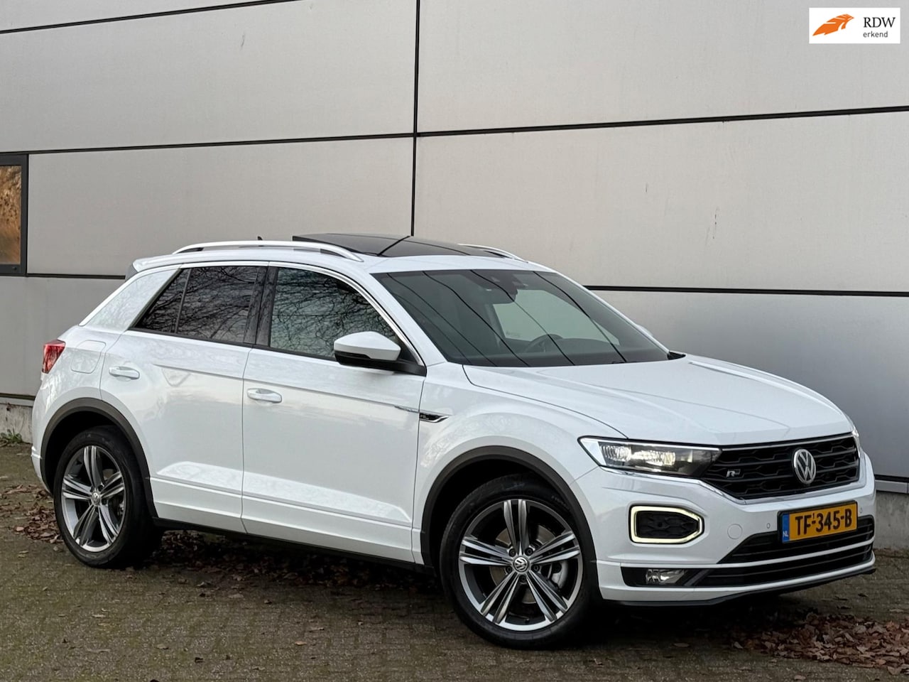 Volkswagen T-Roc - 2.0 TSI 4Motion 3xR-Line DSG |Pano |Virtual |Camera |ACC |Stoelverw |Full Options - AutoWereld.nl