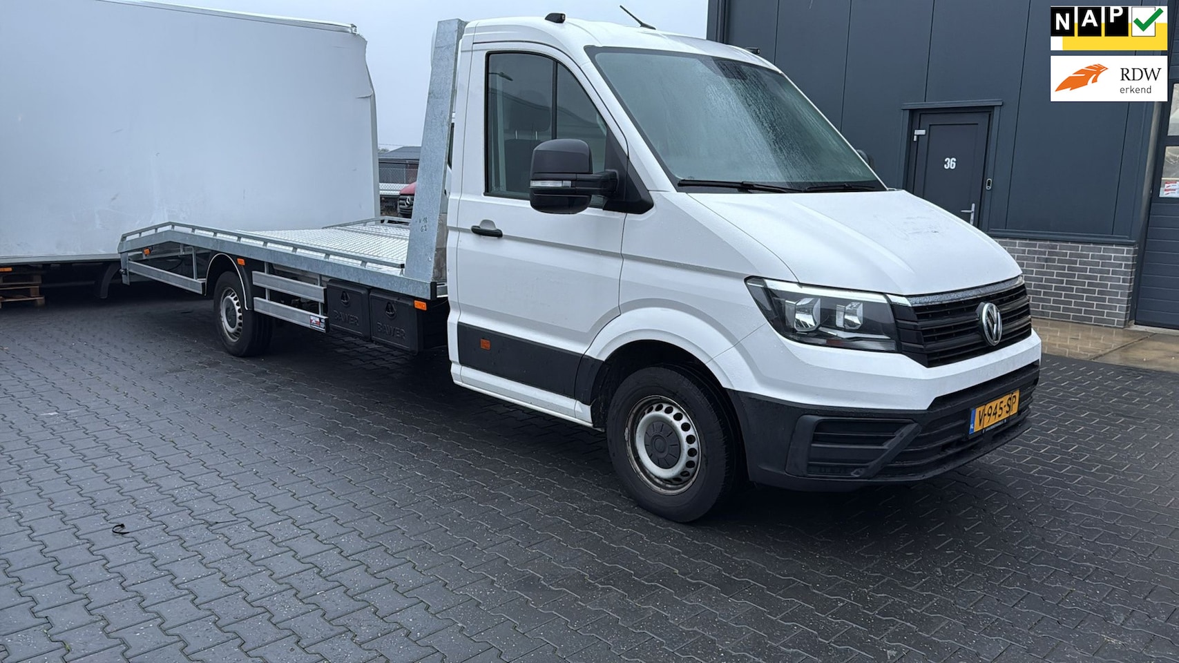 Volkswagen Crafter - 35 2.0 TDI L4 EL Highline | DSG AUTOMAAT | Dealeronderhouden | nieuw oprijbak - AutoWereld.nl