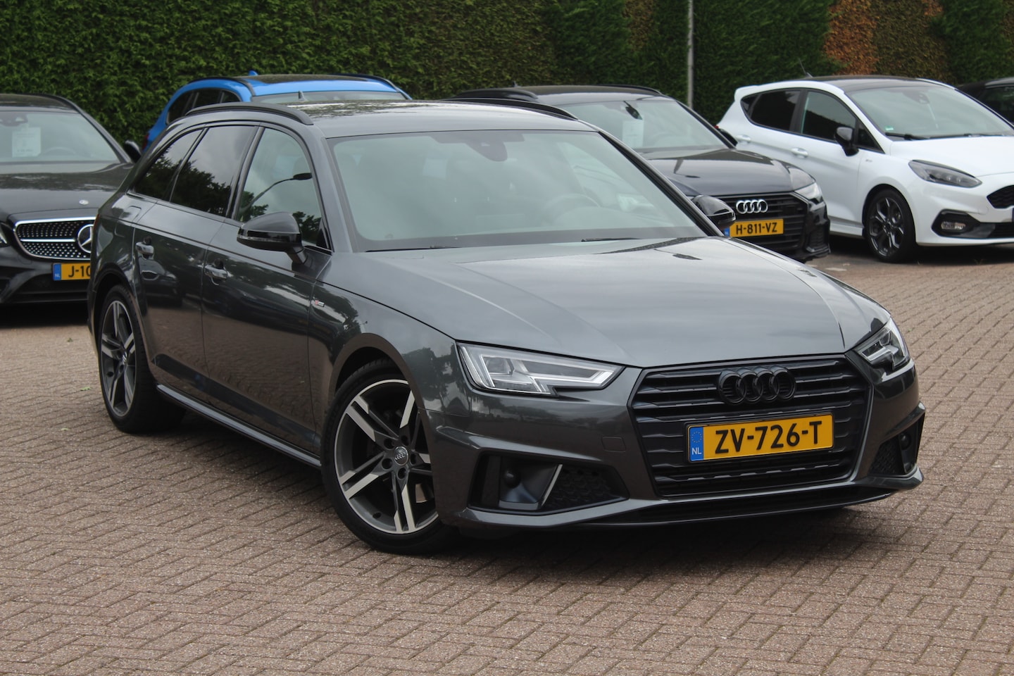 Audi A4 Avant - 40 TFSI 191pk Sport S line black edition / Leder / Navigatie / Parkeerhulp V+A / 18'' / LE - AutoWereld.nl
