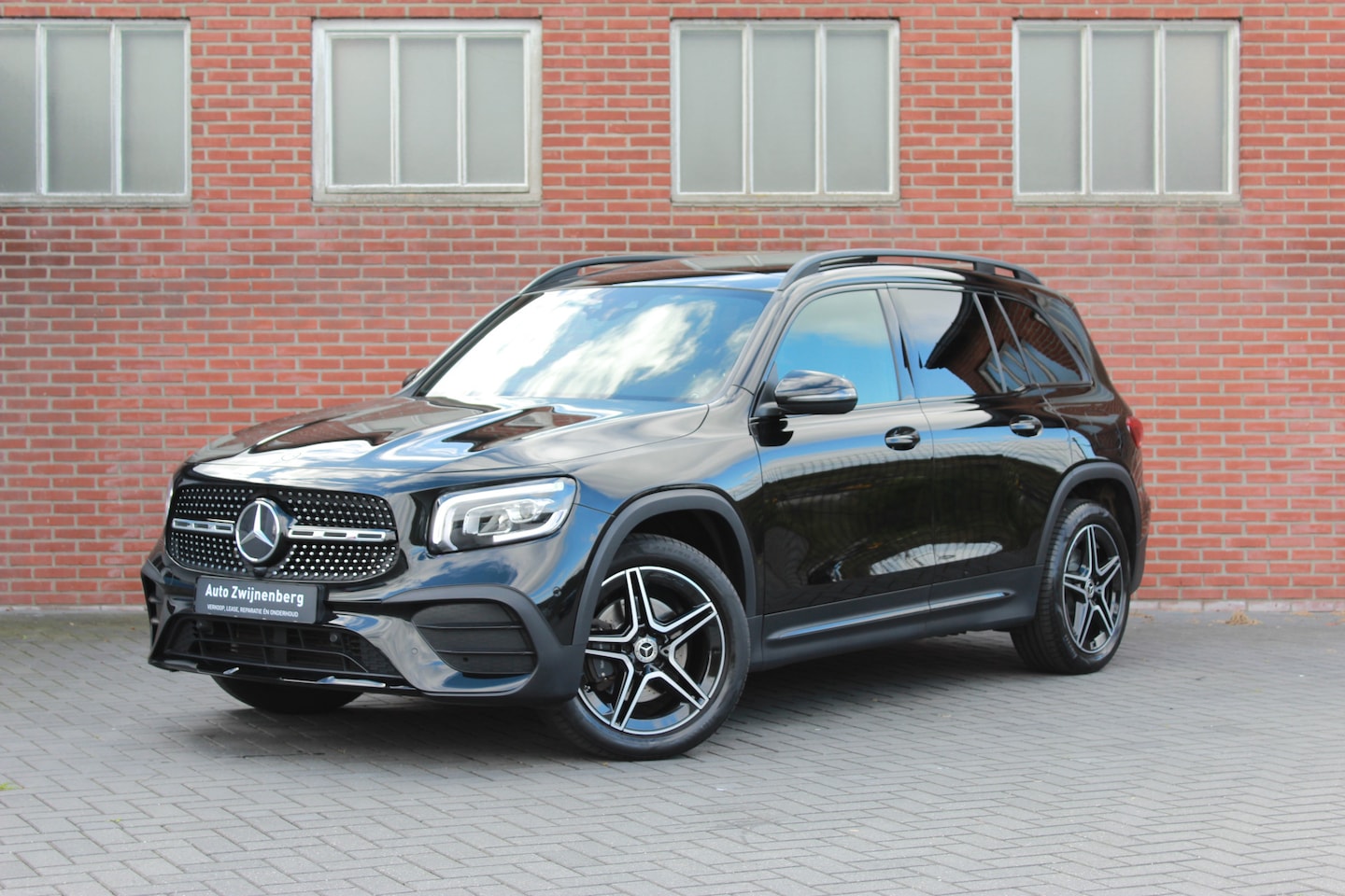 Mercedes-Benz GLB - 200 Business Solution AMG 7p. | Pano | Sfeer | Carplay | - AutoWereld.nl