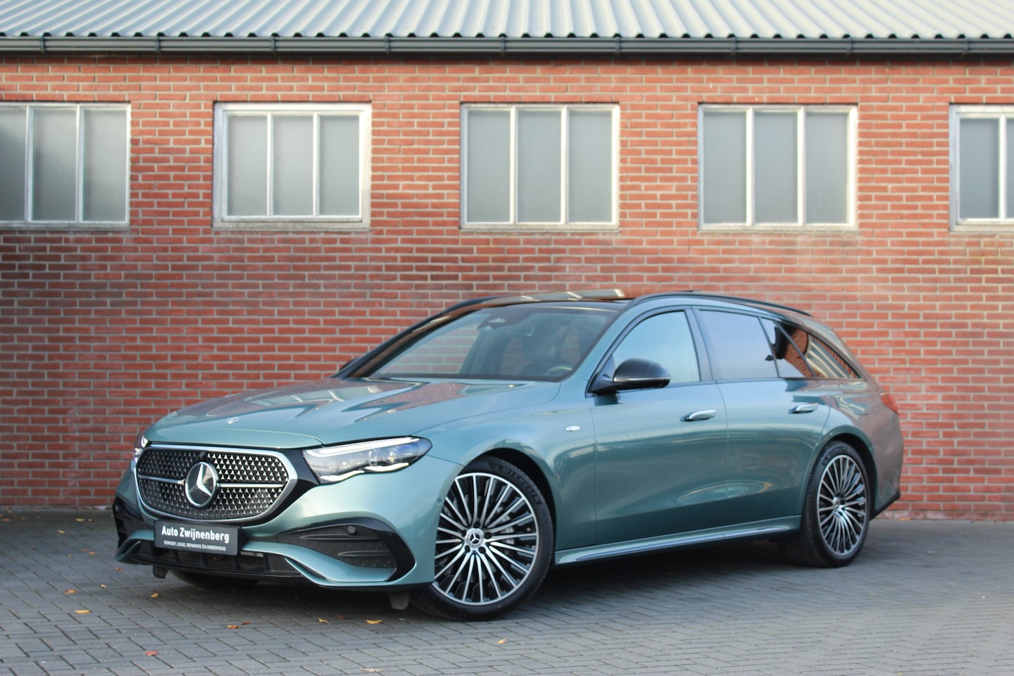 Mercedes-Benz E-klasse Estate - 300 e AMG Line | Distr | Pano | Burmester | Trekhaak | Memory | - AutoWereld.nl