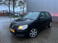 Volkswagen Polo - 1.4-16V Sportline 161.730KM