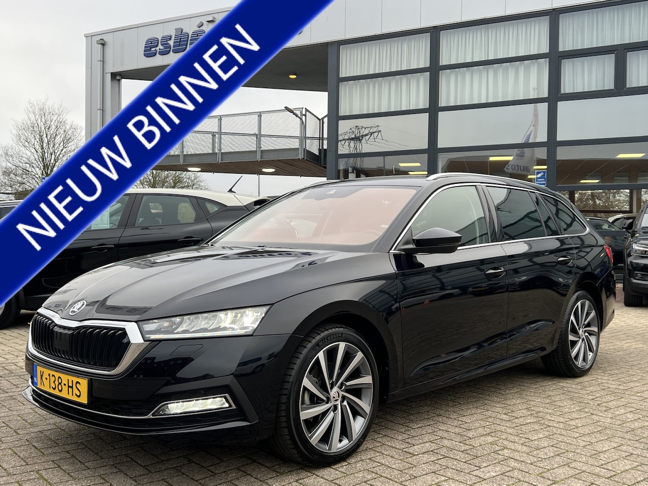 Skoda Octavia Combi - 1.0 e-TSI Automaat Business Edition Plus Navigatie Trekhaak Keyless 18 Inch Velgen Dab Car - AutoWereld.nl