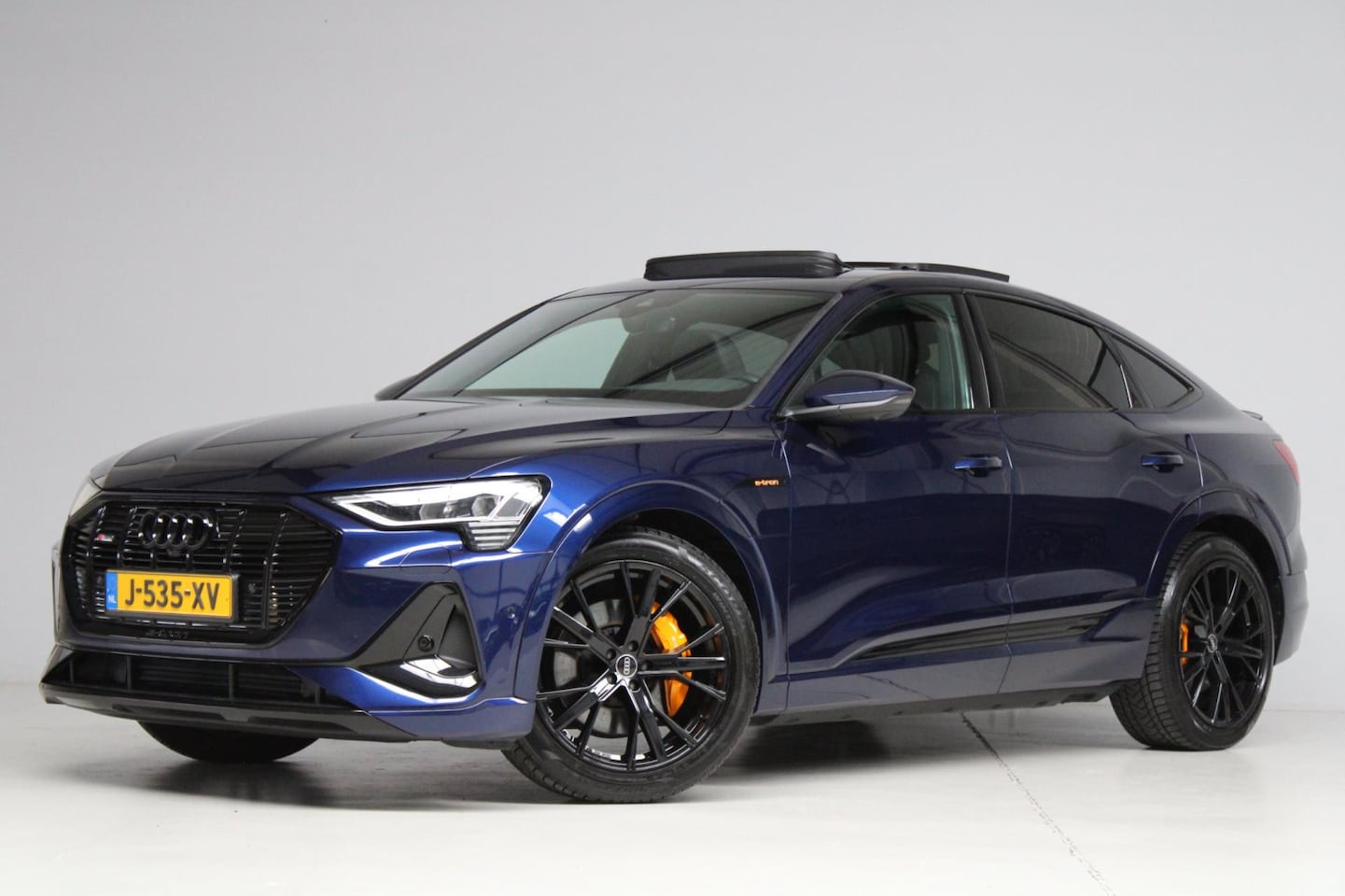 Audi e-tron Sportback - 55 Quattro S edition 95 kWh | panoramadak | 360 camera | dodehoek detectie | leder | adap. - AutoWereld.nl