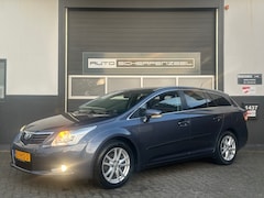 Toyota Avensis Wagon - 1.8 VVTi Classic I CAMERA I AIRCO I CRUISE I TREKHAAK I NL AUTO