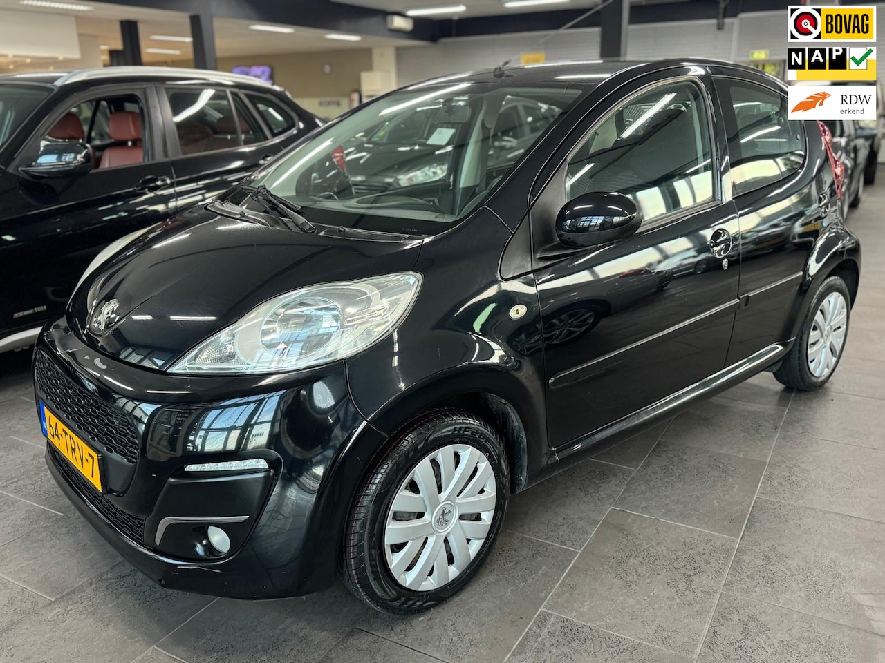 Peugeot 107 - 1.0 Active 5deurs airco elektrische pakket apk 12-12-2026 97dzkm nap nl auto - AutoWereld.nl