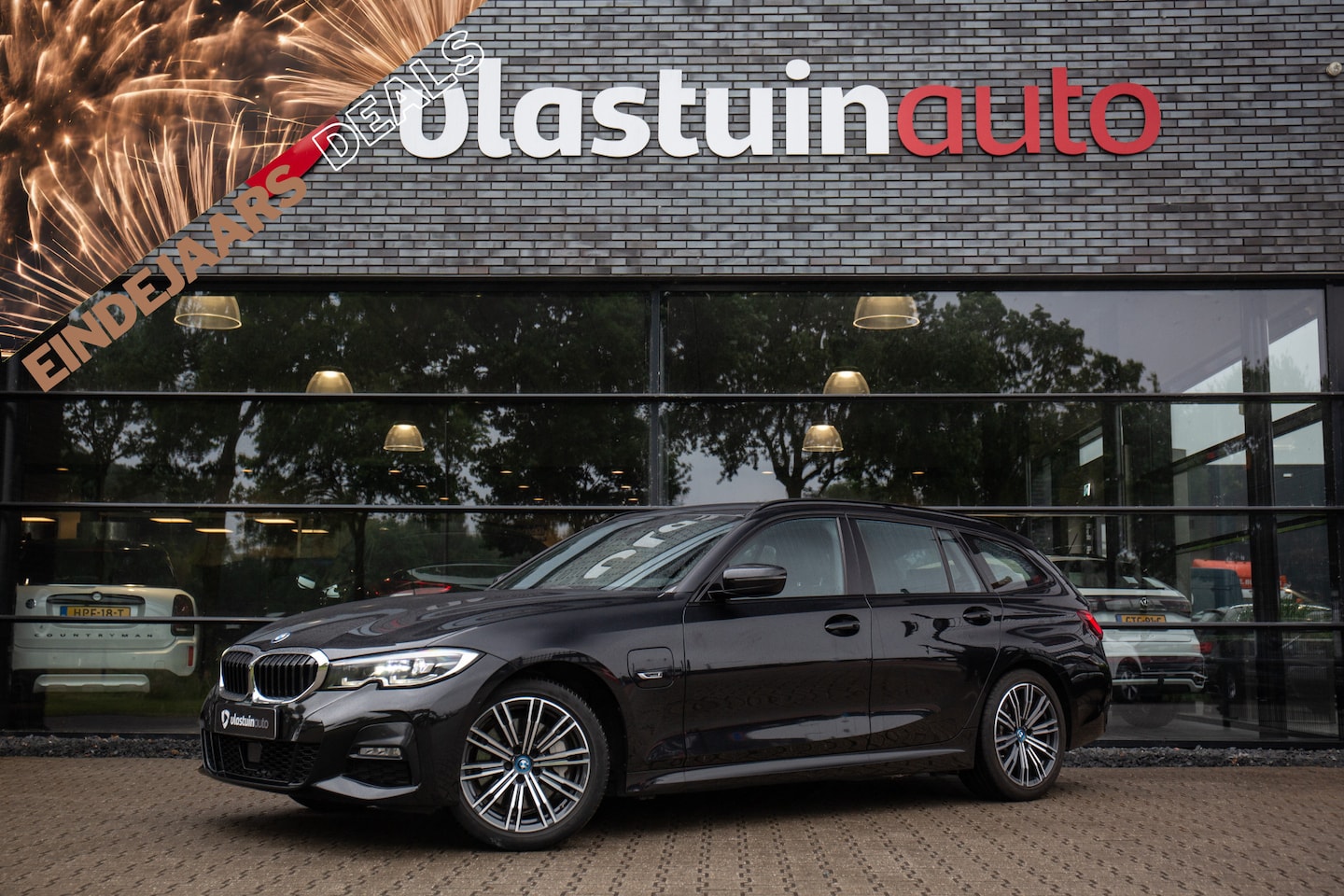 BMW 3-serie Touring - 330e High Executive M-Sport 290pk , Adaptive cruise, Trekhaak, Sfeerverlichting, - AutoWereld.nl
