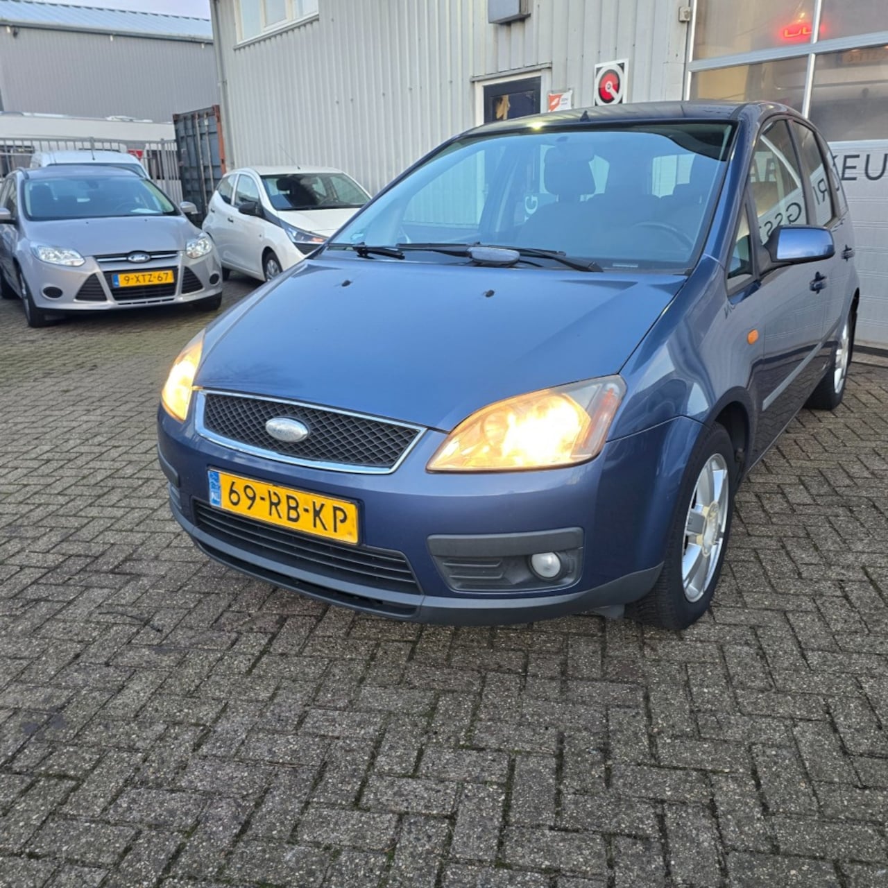 Ford Focus C-Max - 1.8 Futura ** 1e eigenaar //  Trekhaak ** - AutoWereld.nl