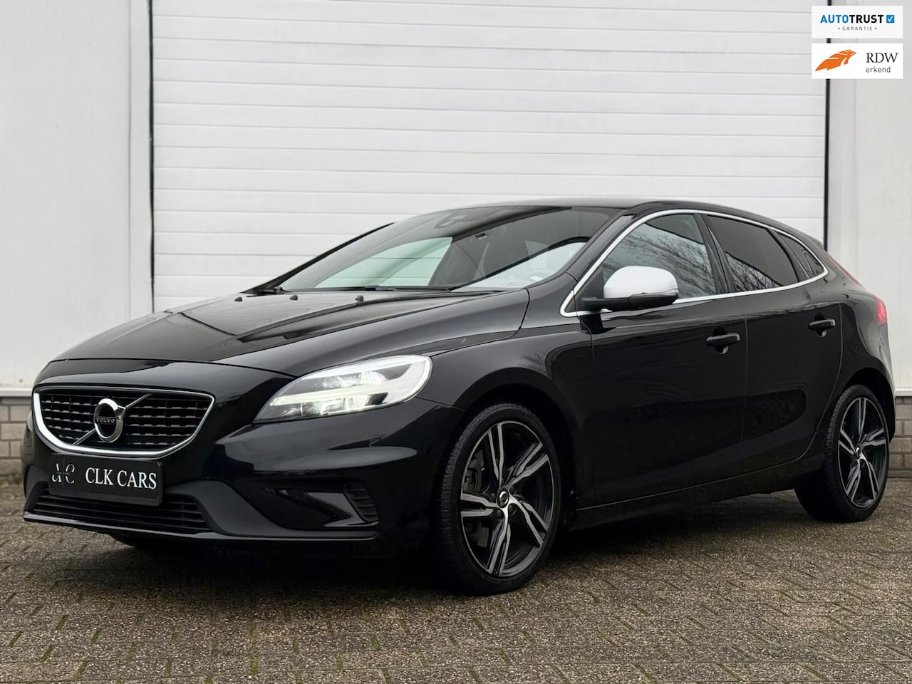 Volvo V40 - 2.0 D2 R-Design Carplay LED Parkeer sens APK - AutoWereld.nl