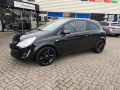 Opel Corsa - 1.4-16V Sportieve uitvoering, weinig km's aantoonbaar goed onderhouden