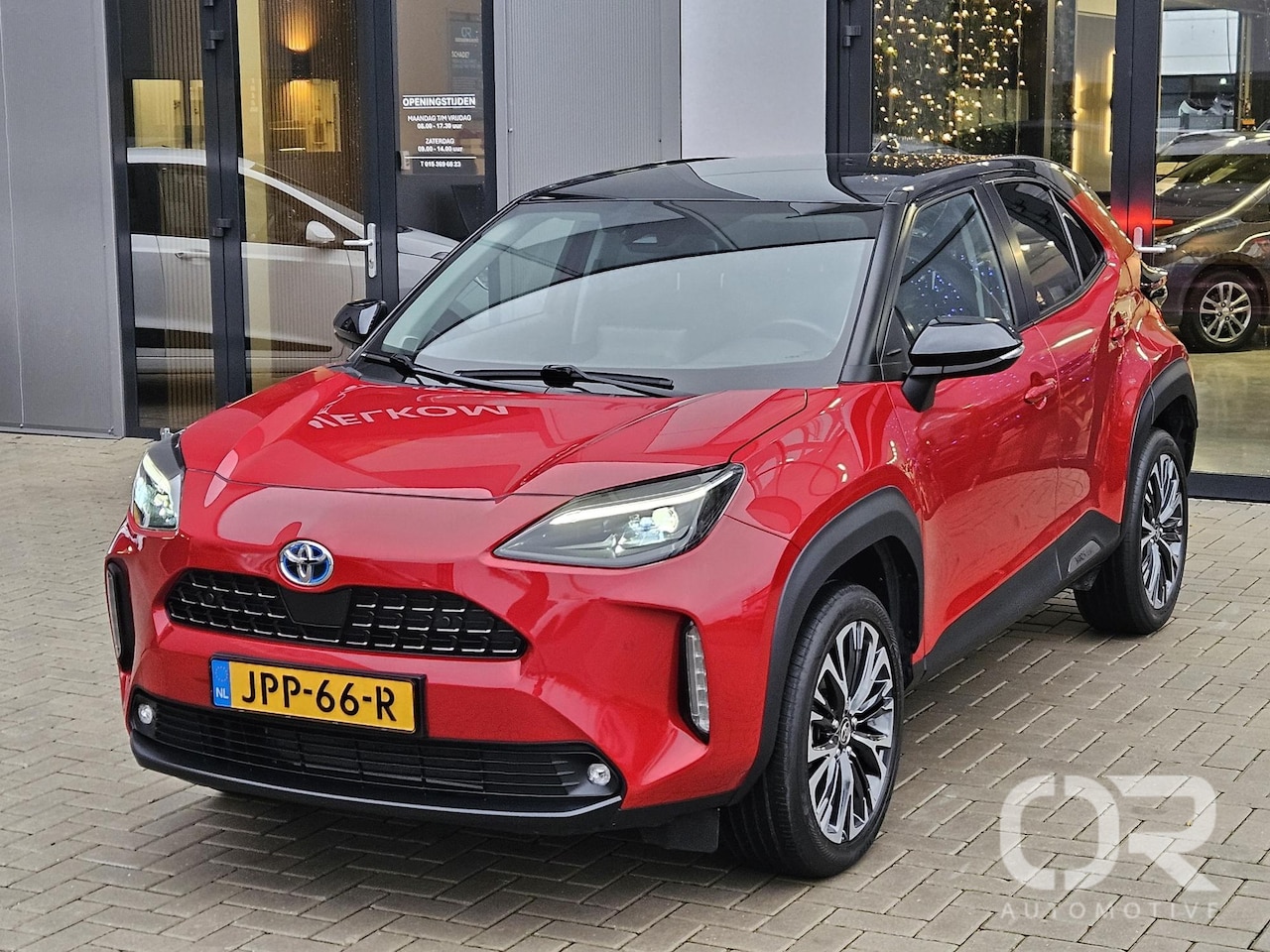 Toyota Yaris Cross - 1.5 Hybrid Executive Two Tone Aut. Panodak HUD - AutoWereld.nl