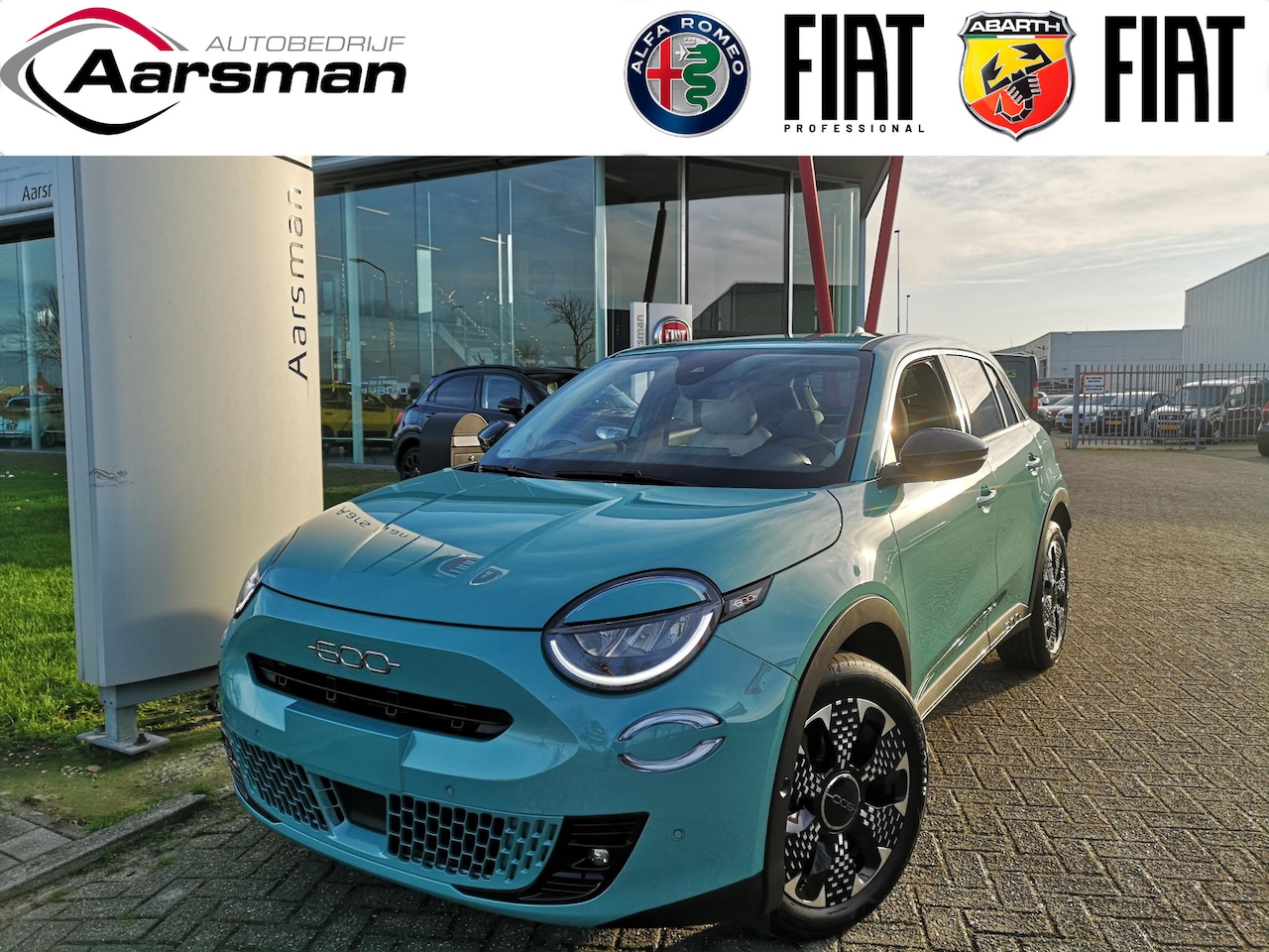 Fiat 600 - 1.2 Hybrid La Prima 136 PK | Full option | Camera | Adaptive cruise | Carplay | LED koplam - AutoWereld.nl